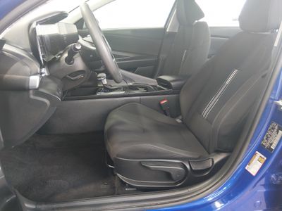 2024 Hyundai Elantra - Photo 12