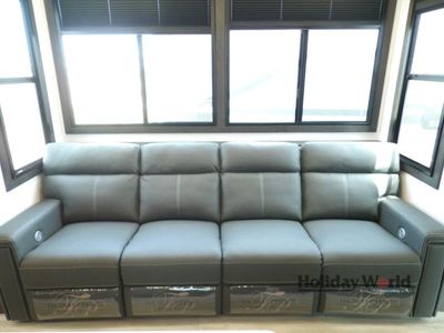 2025 Keystone Fuzion - Photo 8