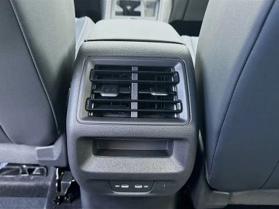 2026 Volkswagen Tiguan — photo 19 view