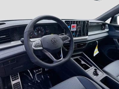 2026 Volkswagen Tiguan — photo 9 view