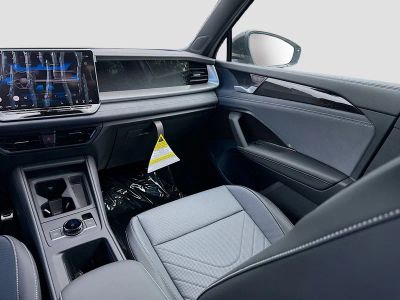 2026 Volkswagen Tiguan — photo 18 view