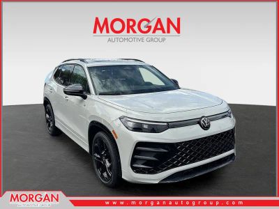 2026 Volkswagen Tiguan SE R-Line Black in Sandstone — front three-quarter view