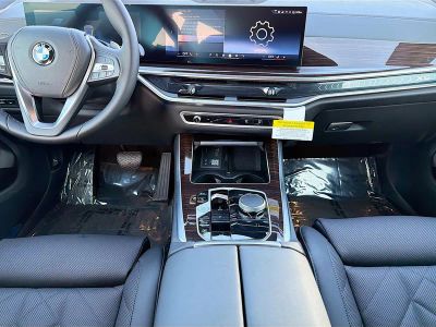 2026 BMW X5 — photo 18 view
