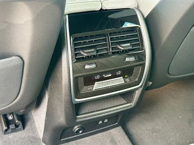 2026 BMW X5 — photo 19 view