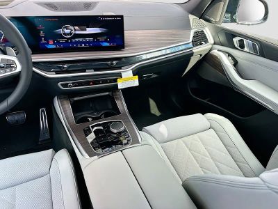2026 BMW X5 — photo 18 view