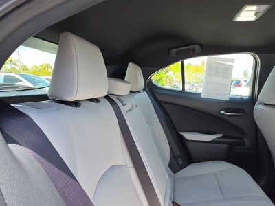 2023 Lexus UX — photo 14 view