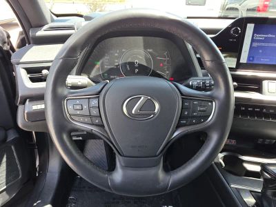 2023 Lexus UX — photo 27 view