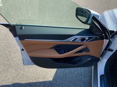 2026 BMW i4 - Photo 12