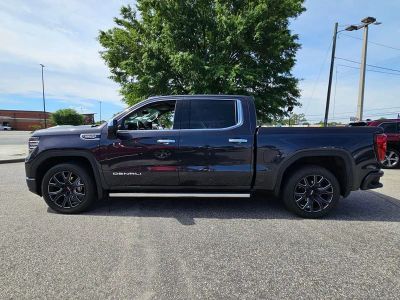 2023 GMC Sierra 1500 — interior view