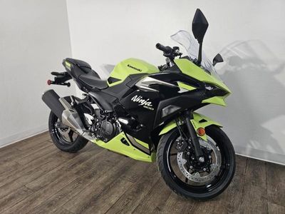 2026 Kawasaki Ninja 500 ABS Metallic Yellowish Green/Ebony - Photo 3