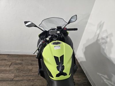 2026 Kawasaki Ninja 500 ABS Metallic Yellowish Green/Ebony - Photo 10