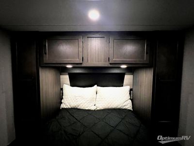 2026 Venture RV SportTrek - Photo 6