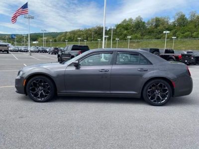 2019 Chrysler 300 — side profile view