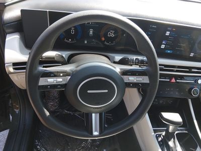 2025 Hyundai Tucson — photo 12 view