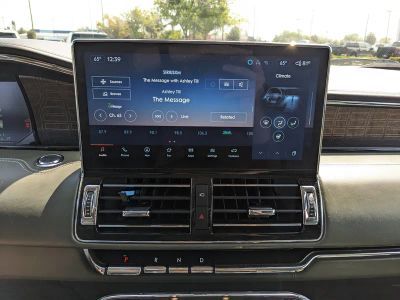 2024 Lincoln Navigator — photo 20 view