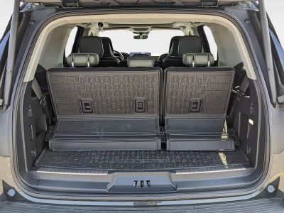 2024 Lincoln Navigator — photo 10 view