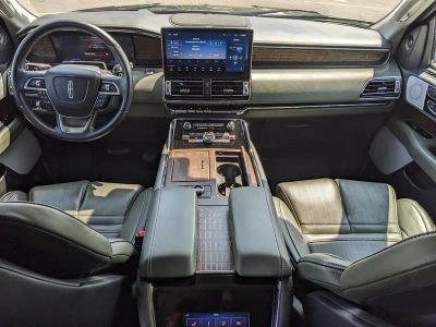 2024 Lincoln Navigator — photo 12 view