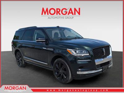 2024 Lincoln Navigator Black Label in Green — front three-quarter view