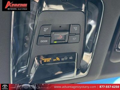 2023 Toyota Venza - Photo 38