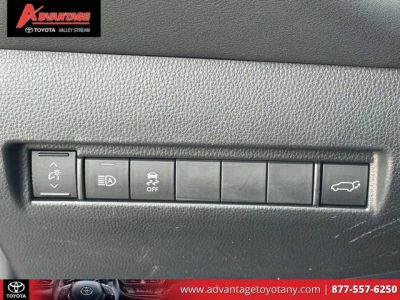 2023 Toyota Venza - Photo 23