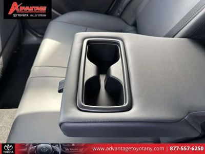 2023 Toyota Venza - Photo 14