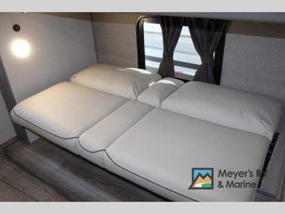 2026 Coachmen RV Catalina Legacy Edition - Photo 33