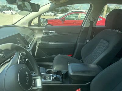2023 Kia Sportage — photo 9 view
