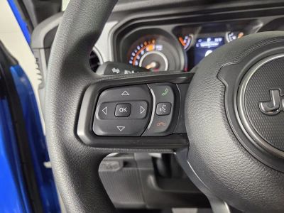 2026 Jeep Wrangler — photo 13 view