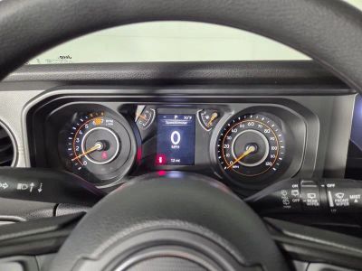 2026 Jeep Wrangler — photo 20 view