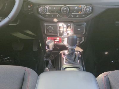 2026 Jeep Wrangler — photo 20 view