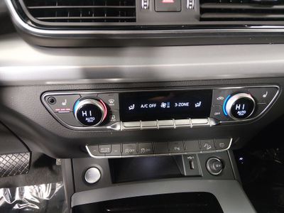 2025 Audi Q5 - Photo 17