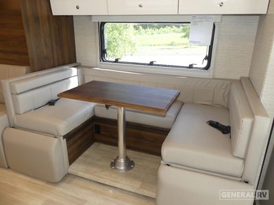 2025 Winnebago Navion - Photo 15