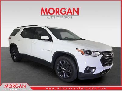 2020 Chevrolet Traverse RS in White — front three-quarter view