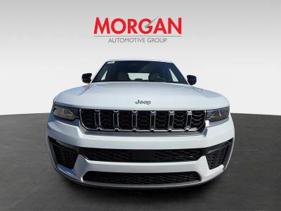 2026 Jeep Grand Cherokee — side profile view