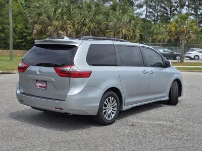 2020 Toyota Sienna - Photo 5