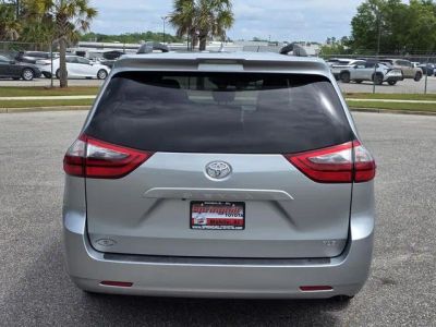 2020 Toyota Sienna - Photo 3