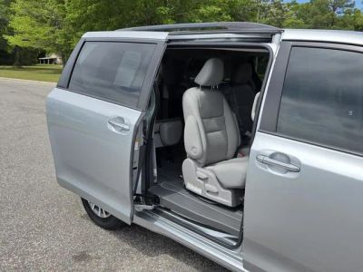 2020 Toyota Sienna - Photo 24