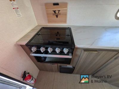 2024 Venture RV Sonic - Photo 11