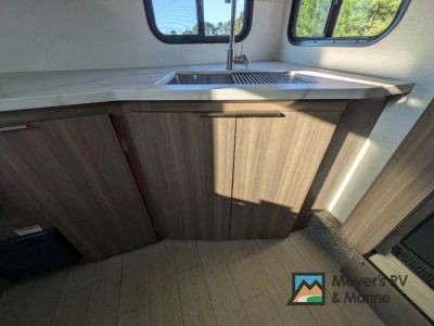 2024 Venture RV Sonic - Photo 10