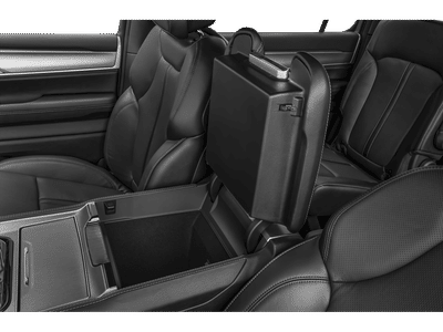 2026 Jeep Grand Wagoneer - Photo 13