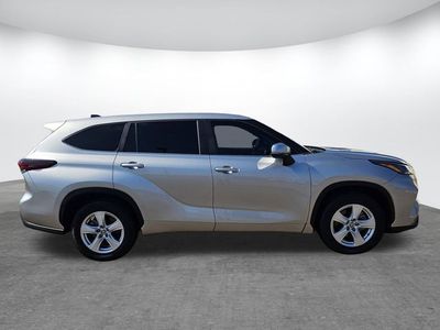 2024 Toyota Highlander - Photo 3