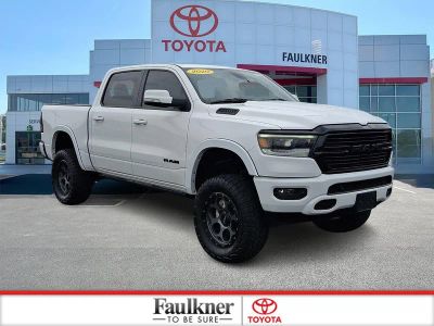 2020 RAM 1500 Big Horn 4x4 Crew Cab 5'7" Box in Bright White Clearcoat — front three-quarter view