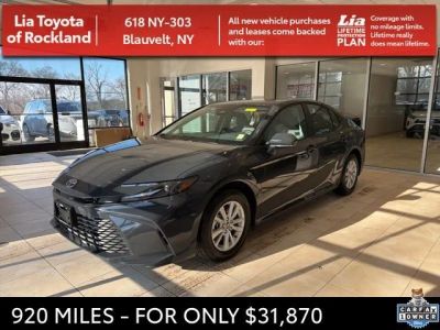 2026 Toyota Camry LE - Photo 2