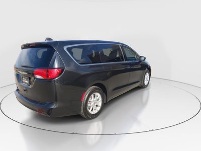 2023 Chrysler Voyager - Photo 7