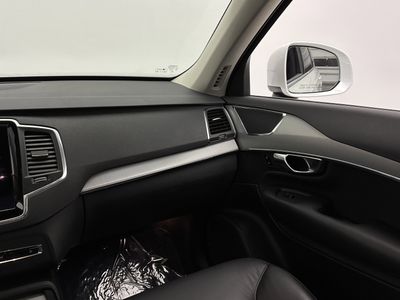 2022 Volvo XC90 - Photo 28