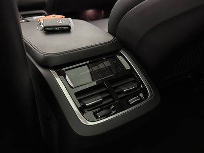 2022 Volvo XC90 - Photo 29