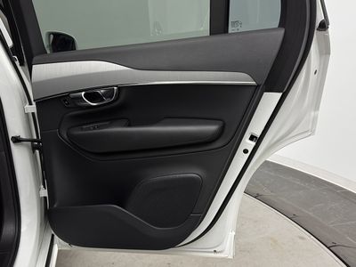 2022 Volvo XC90 - Photo 32