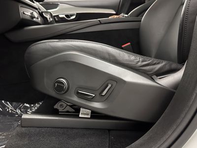 2022 Volvo XC90 - Photo 14