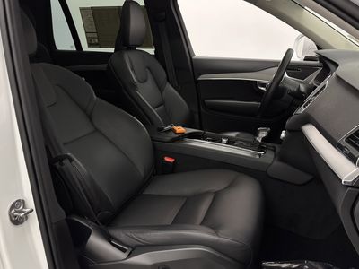 2022 Volvo XC90 - Photo 38