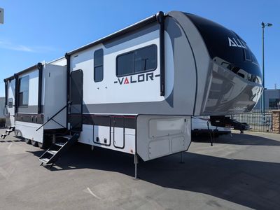 2025 Alliance RV Valor - Photo 31